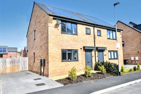 3 bedroom semi-detached house for sale