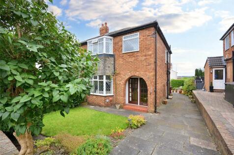 Smalewell Drive, Pudsey, West Yorkshire 3 bed semi