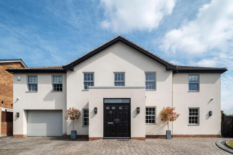 5 bedroom detached house for sale