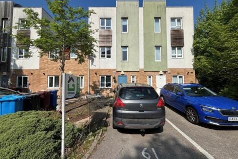 4 bedroom town house for sale
