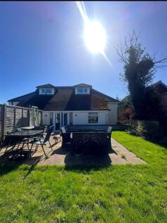 Horsham Road, Littlehampton 2 bed maisonette for sale