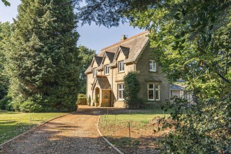 North Runcton 6 bed detached house for sale