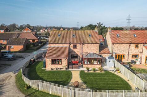 Back Road, Pentney, PE32 5 bed detached house for sale