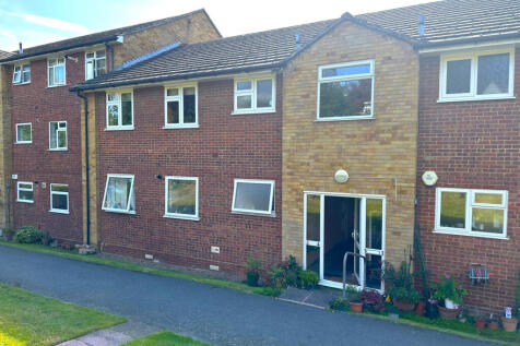 The Spires, Dartford, Kent DA1 2TA 2 bed flat for sale