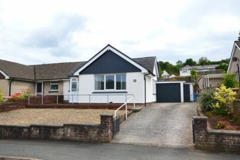 3 bedroom semi-detached bungalow for sale