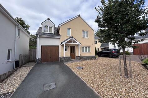 Coed Y Brenin, Llantilio Pertholey 4 bed detached house for sale