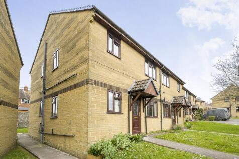 2 bedroom maisonette for sale