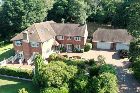 6 bedroom detached house for sale