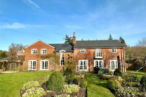 5 bedroom detached house for sale