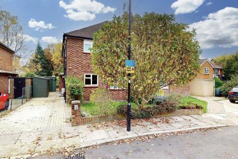 2 bedroom maisonette for sale