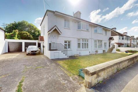 3 bedroom maisonette for sale