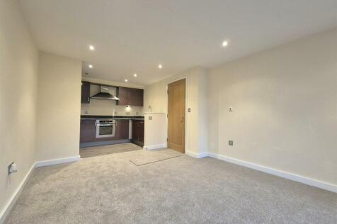 1 bedroom ground floor flat for sale