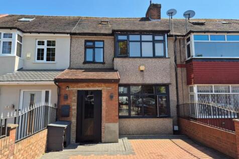 Keats Way, Greenford 4 bed terraced house for sale