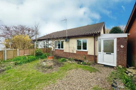 2 bedroom semi-detached bungalow for sale