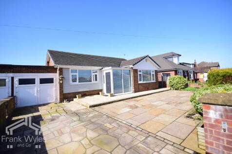 2 bedroom detached bungalow for sale