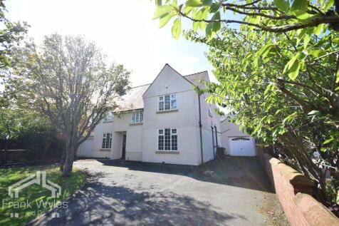 Clifton Drive North, Lytham St Annes... 4 bed detached house for sale