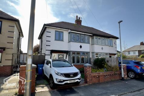 Crystal Grove, Lytham St. Annes... 3 bed semi