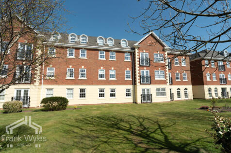 Sunningdale Court, Lytham St. Annes... 2 bed flat for sale