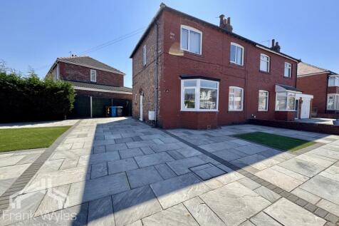Kenilworth Road, Lytham St. Annes... 3 bed semi
