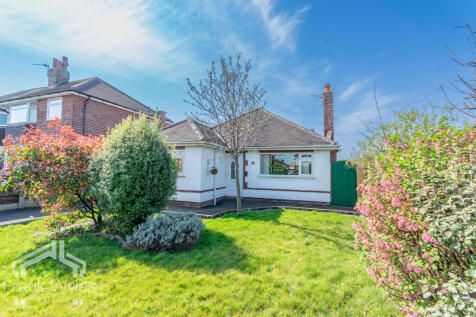 Leach Lane, Lytham St. Annes, Lancashire 2 bed bungalow for sale
