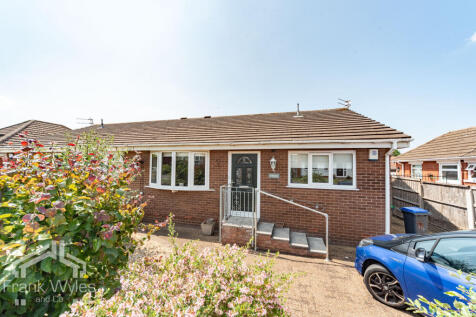 2 bedroom semi-detached bungalow for sale
