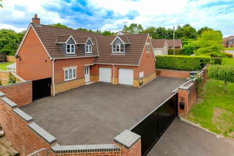 5 bedroom detached house for sale