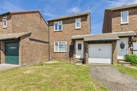 3 bedroom link detached house for sale