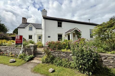 Nantglyn 3 bed detached house for sale