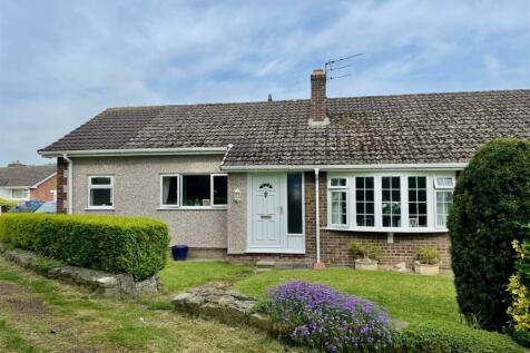 4 bedroom semi-detached bungalow for sale