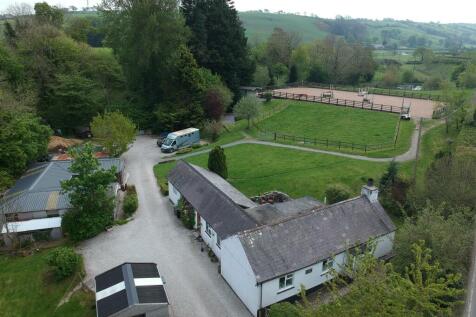 Llangernyw, Abergele LL22 4 bed cottage for sale