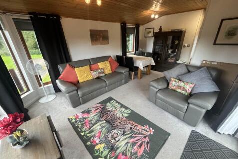 2 bedroom lodge for sale