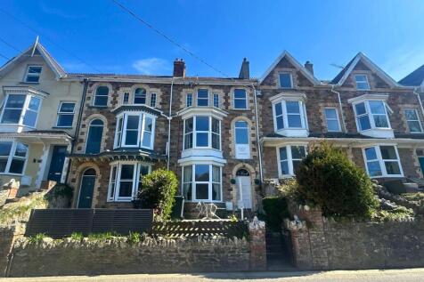 3 bedroom maisonette for sale