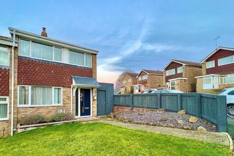 3 bedroom semi-detached house for sale