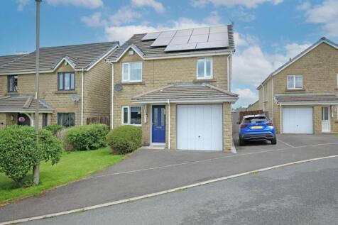 St. Andrew's Close, Colne, BB8 3 bed detached house for sale