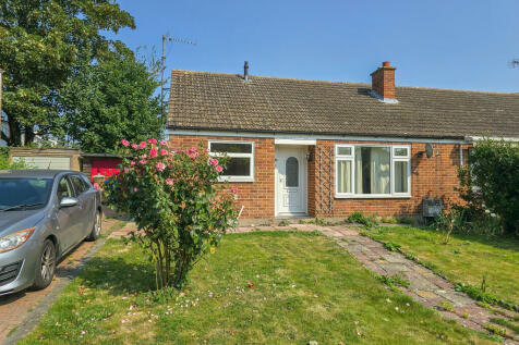 2 bedroom semi-detached bungalow for sale