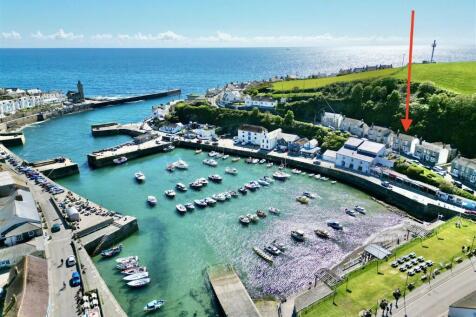 Harbour View, Porthleven TR13 4 bed detached house for sale