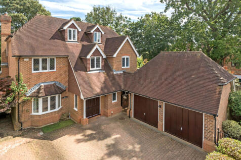 6 bedroom detached house for sale