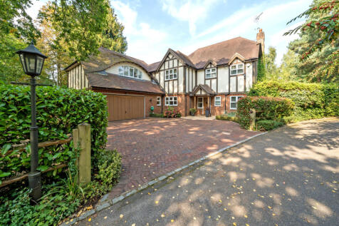 5 bedroom detached house for sale