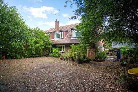 4 bedroom semi-detached house for sale