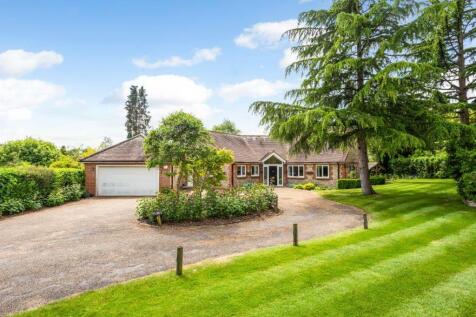 3 bedroom detached bungalow for sale