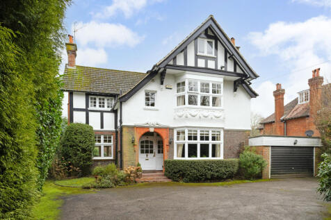 5 bedroom detached house for sale