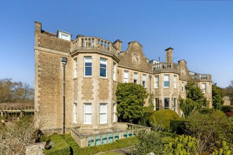 4 bedroom flat for sale