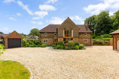 5 bedroom detached house for sale