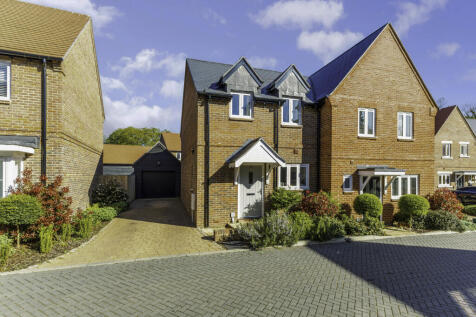 2 bedroom semi-detached house for sale