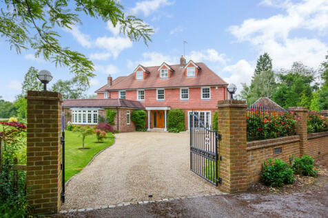 5 bedroom detached house for sale