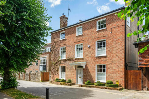 6 bedroom detached house for sale