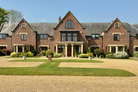 4 bedroom mews property for sale