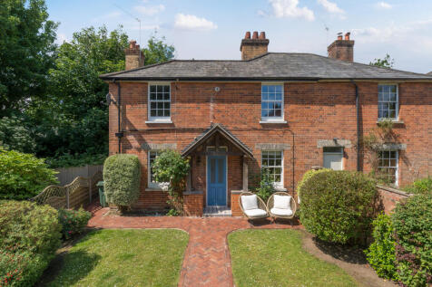 2 bedroom semi-detached house for sale
