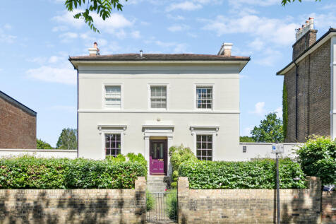 5 bedroom link detached house for sale