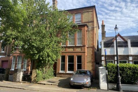 6 bedroom house for sale